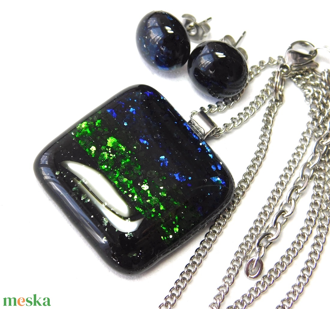 Kék-zöld-fekete csíkos aventurin üvegékszer szett nyaklánc, pötty fülbevaló  - ékszer - ékszerszett - Meska.hu