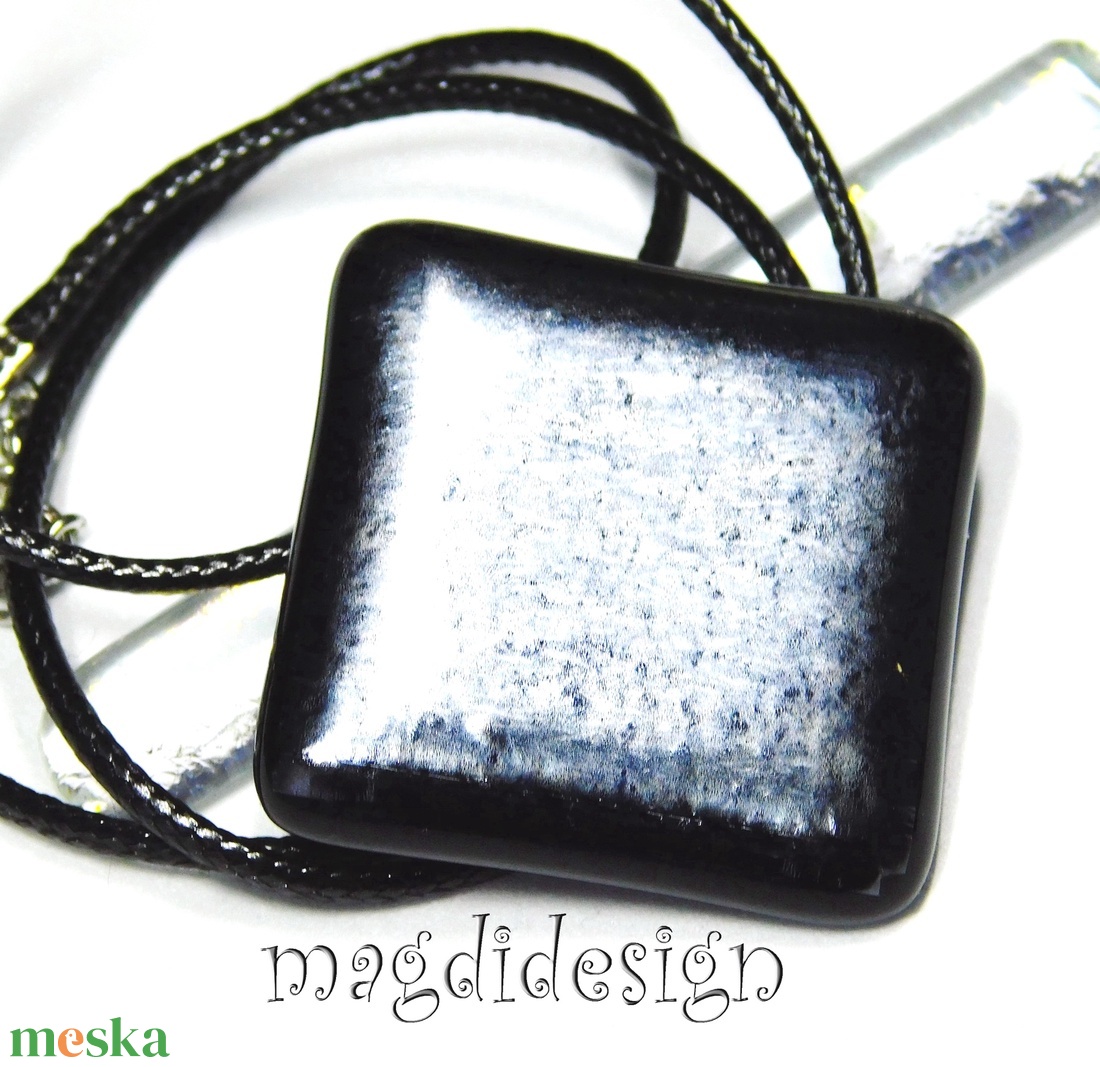 Ezüst metál minimál design üvegékszer kocka medál - ékszer - nyaklánc - medálos nyaklánc - Meska.hu Ezüst metál minimál design üvegékszer kocka medál - ékszer - nyaklánc - medálos nyaklánc - Meska.hu