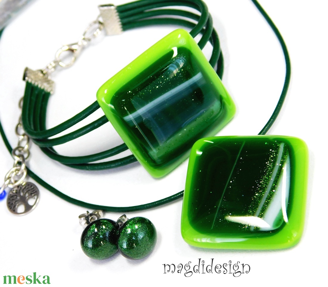 Csillámporos tavaszi zöld üvegékszer szett, nyaklánc, karkötő, fülbevaló  - ékszer - ékszerszett - Meska.hu