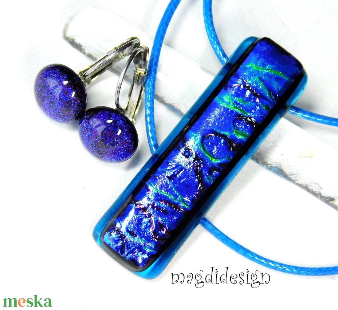Kék-zöld dichroic üvegékszer szett nyaklánc kapcsos fülbevaló - ékszer - ékszerszett - Meska.hu Kék-zöld dichroic üvegékszer szett nyaklánc kapcsos fülbevaló - ékszer - ékszerszett - Meska.hu