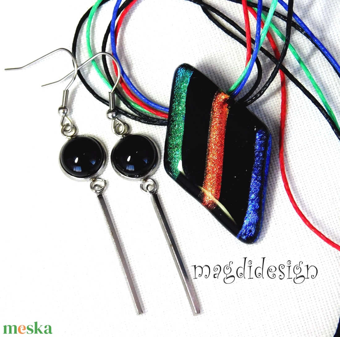 Exkluzív csillogó, csíkos, dichroic üvegékszer szett nyaklánc lógós fülbevaló 1 - ékszer - ékszerszett - Meska.hu Exkluzív csillogó, csíkos, dichroic üvegékszer szett nyaklánc lógós fülbevaló 1 - ékszer - ékszerszett - Meska.hu
