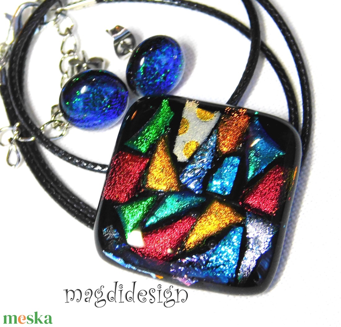 Dichroic színkavalkád üvegékszer szett nyaklánc kapcsos fülbevaló - ékszer - ékszerszett - Meska.hu Dichroic színkavalkád üvegékszer szett nyaklánc kapcsos fülbevaló - ékszer - ékszerszett - Meska.hu