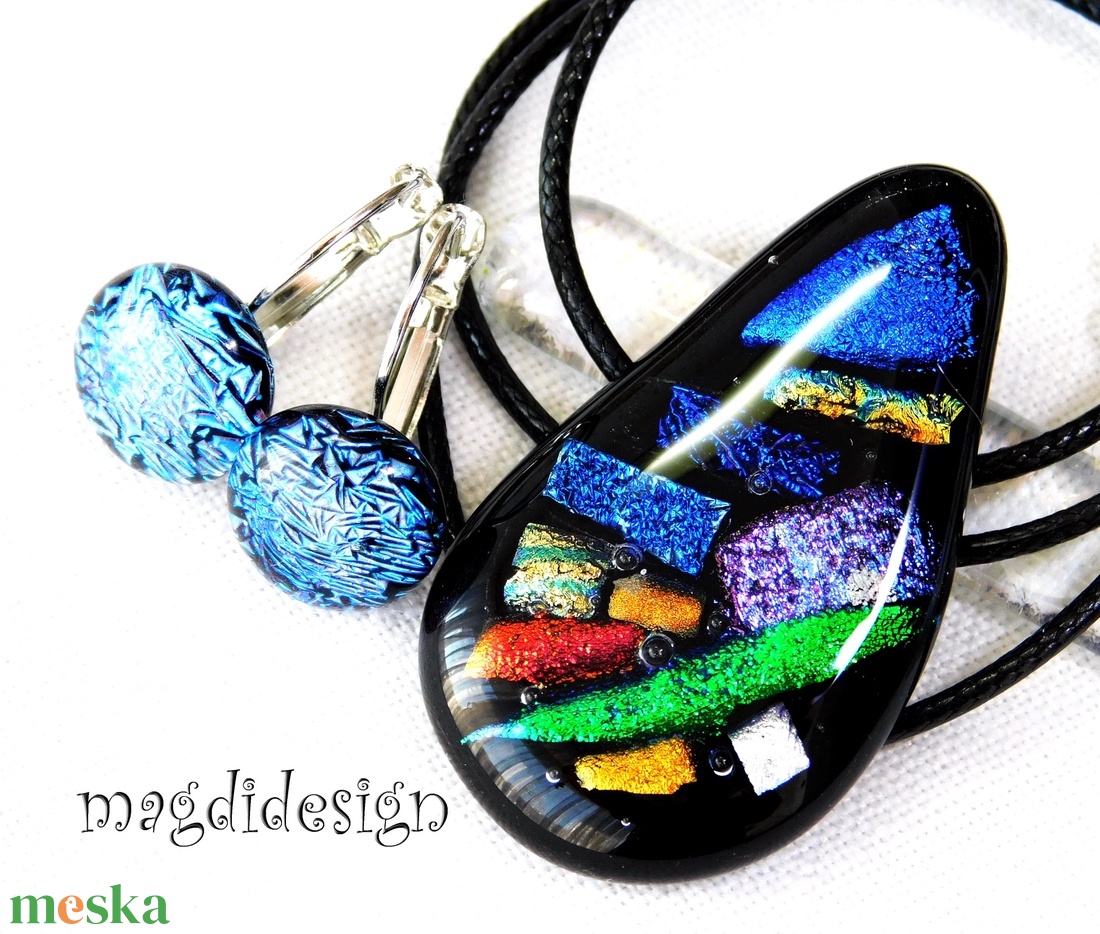 Dichroic színkavalkád üvegékszer szett nyaklánc kapcsos fülbevaló - ékszer - ékszerszett - Meska.hu Dichroic színkavalkád üvegékszer szett nyaklánc kapcsos fülbevaló - ékszer - ékszerszett - Meska.hu