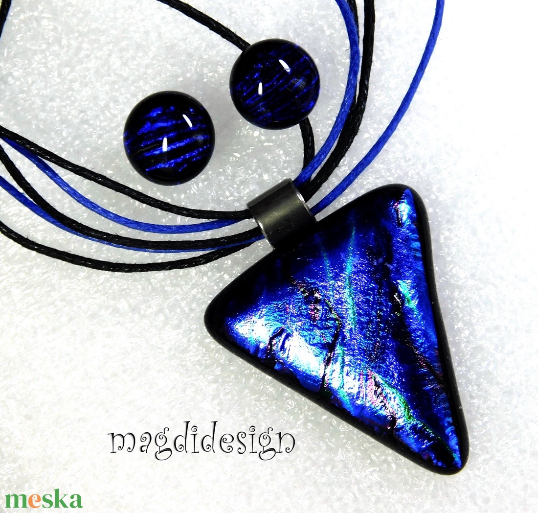 Kék hullámok dichroic üvegékszer szett nyaklánc pötty fülbevaló - ékszer - ékszerszett - Meska.hu Kék hullámok dichroic üvegékszer szett nyaklánc pötty fülbevaló - ékszer - ékszerszett - Meska.hu