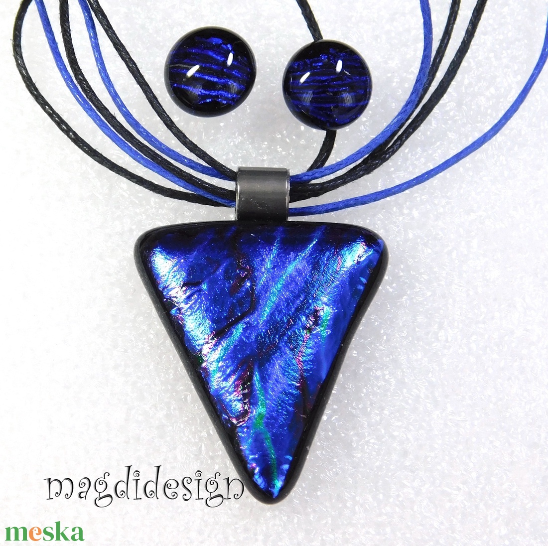 Kék hullámok dichroic üvegékszer szett nyaklánc pötty fülbevaló - ékszer - ékszerszett - Meska.hu Kék hullámok dichroic üvegékszer szett nyaklánc pötty fülbevaló - ékszer - ékszerszett - Meska.hu