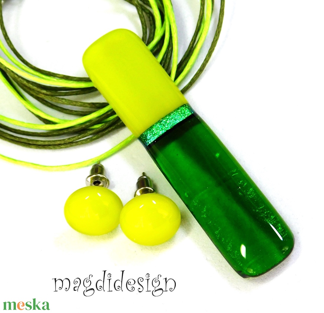 MAXI Zöld színtrió dichroic csíkos üvegékszer szett stiftes fülbevaló - ékszer - ékszerszett - Meska.hu MAXI Zöld színtrió dichroic csíkos üvegékszer szett stiftes fülbevaló - ékszer - ékszerszett - Meska.hu