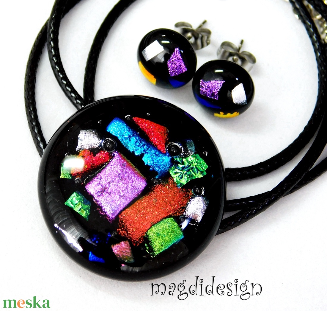 Dichroic színkavalkád üvegékszer szett nyaklánc stiftes fülbevaló - ékszer - ékszerszett - Meska.hu Dichroic színkavalkád üvegékszer szett nyaklánc stiftes fülbevaló - ékszer - ékszerszett - Meska.hu