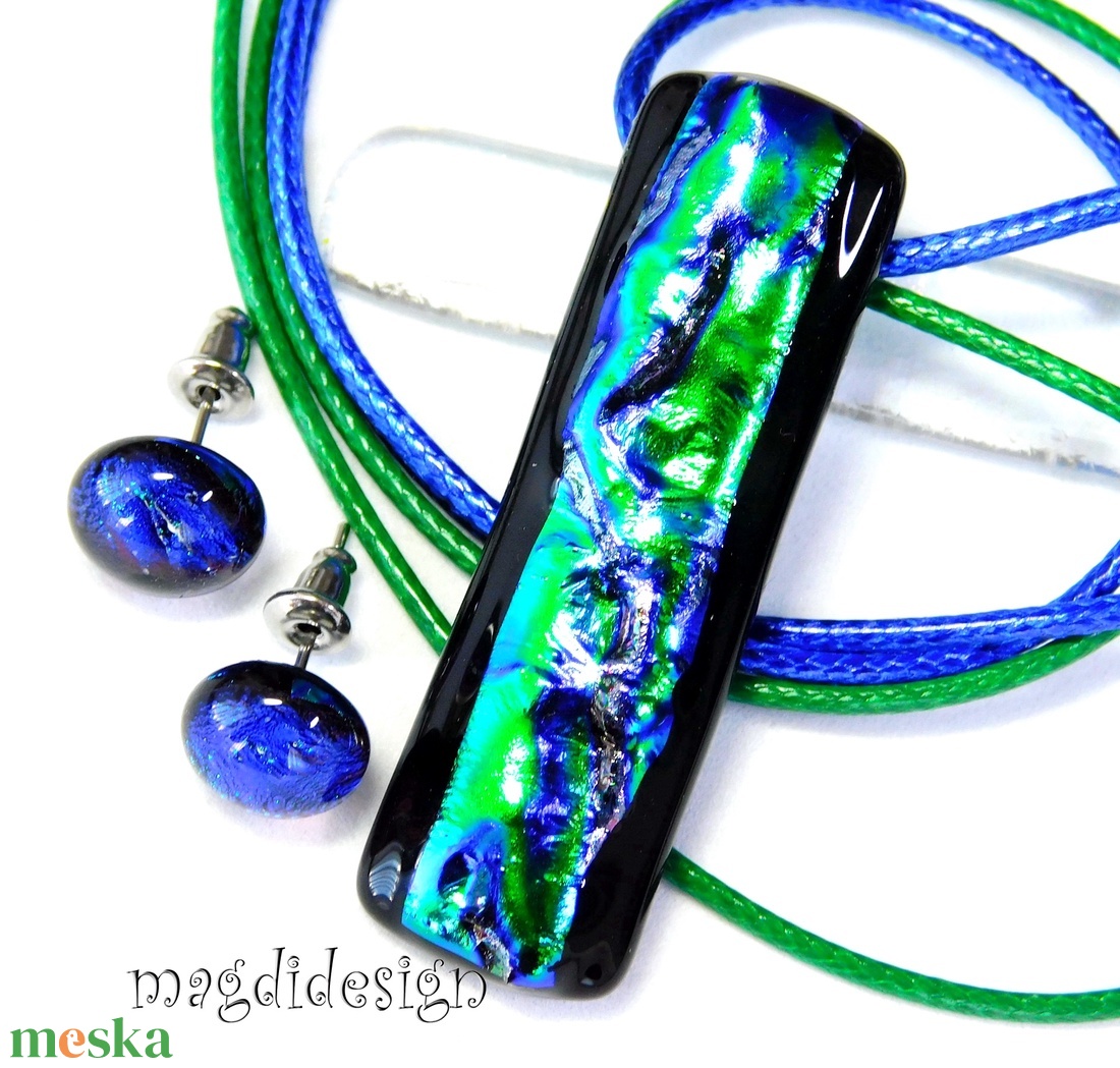 Kék-zöld dichroic fényjáték feketén, üvegékszer szett medál pötty fülbevaló - ékszer - ékszerszett - Meska.hu Kék-zöld dichroic fényjáték feketén, üvegékszer szett medál pötty fülbevaló - ékszer - ékszerszett - Meska.hu