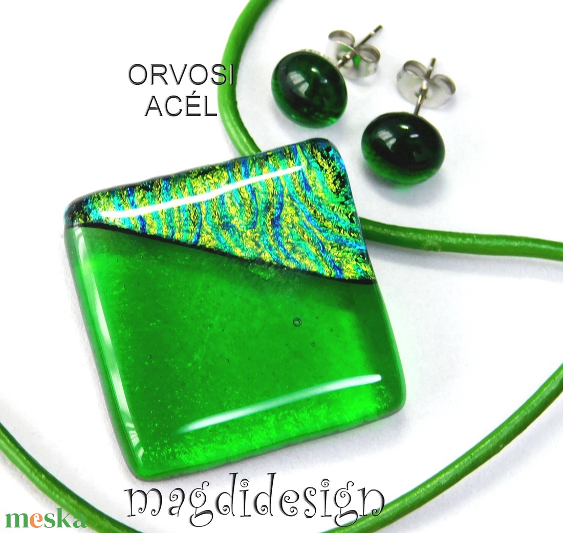 Kétzöld dichroic üvegékszer szett nyaklánc pötty fülbevaló 1 - ékszer - ékszerszett - Meska.hu Kétzöld dichroic üvegékszer szett nyaklánc pötty fülbevaló 1 - ékszer - ékszerszett - Meska.hu