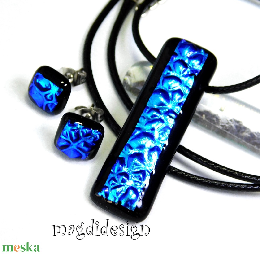 Fekete kék dichroic üvegékszer szett, nyaklánc, pötty fülbevaló - ékszer - ékszerszett - Meska.hu Fekete kék dichroic üvegékszer szett, nyaklánc, pötty fülbevaló - ékszer - ékszerszett - Meska.hu