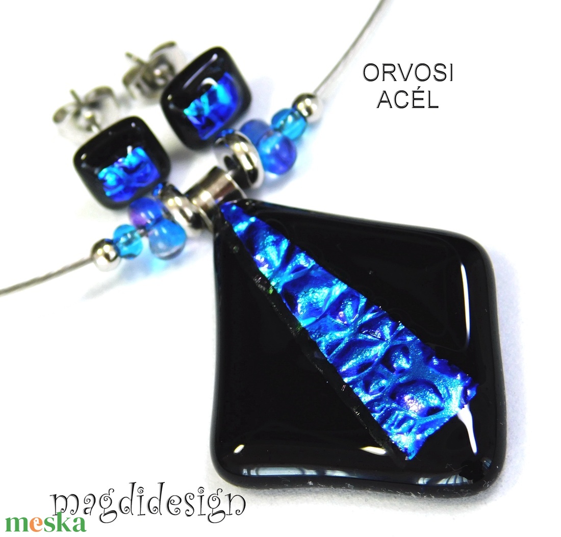 Fekete kék gyöngyös dichroic üvegékszer szett, nyaklánc, stiftes fülbevaló - ékszer - ékszerszett - Meska.hu Fekete kék gyöngyös dichroic üvegékszer szett, nyaklánc, stiftes fülbevaló - ékszer - ékszerszett - Meska.hu