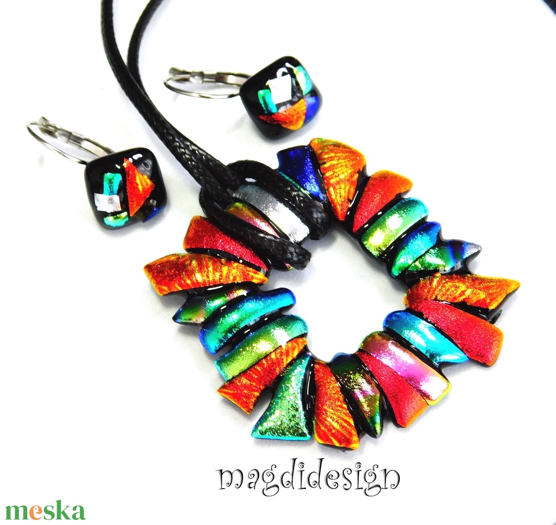 Csillogó dichroic üvegékszer szett nyaklánc kapcsos fülbevaló 1 - ékszer - ékszerszett - Meska.hu Csillogó dichroic üvegékszer szett nyaklánc kapcsos fülbevaló 1 - ékszer - ékszerszett - Meska.hu