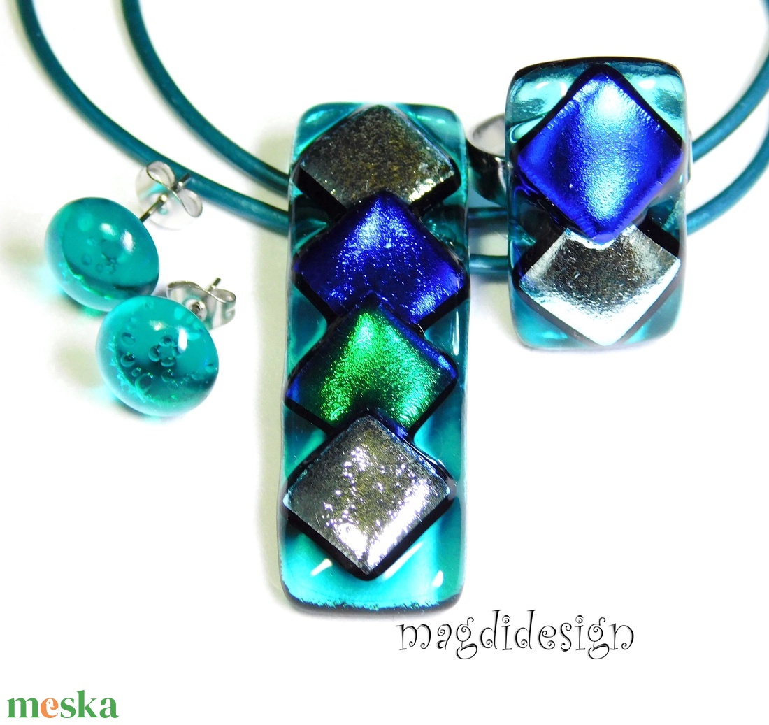 Ezüst-kék-zöld rombuszok türkizen üvegékszer szett nyaklánc, gyűrű, stiftes fülbevaló - ékszer - ékszerszett - Meska.hu
