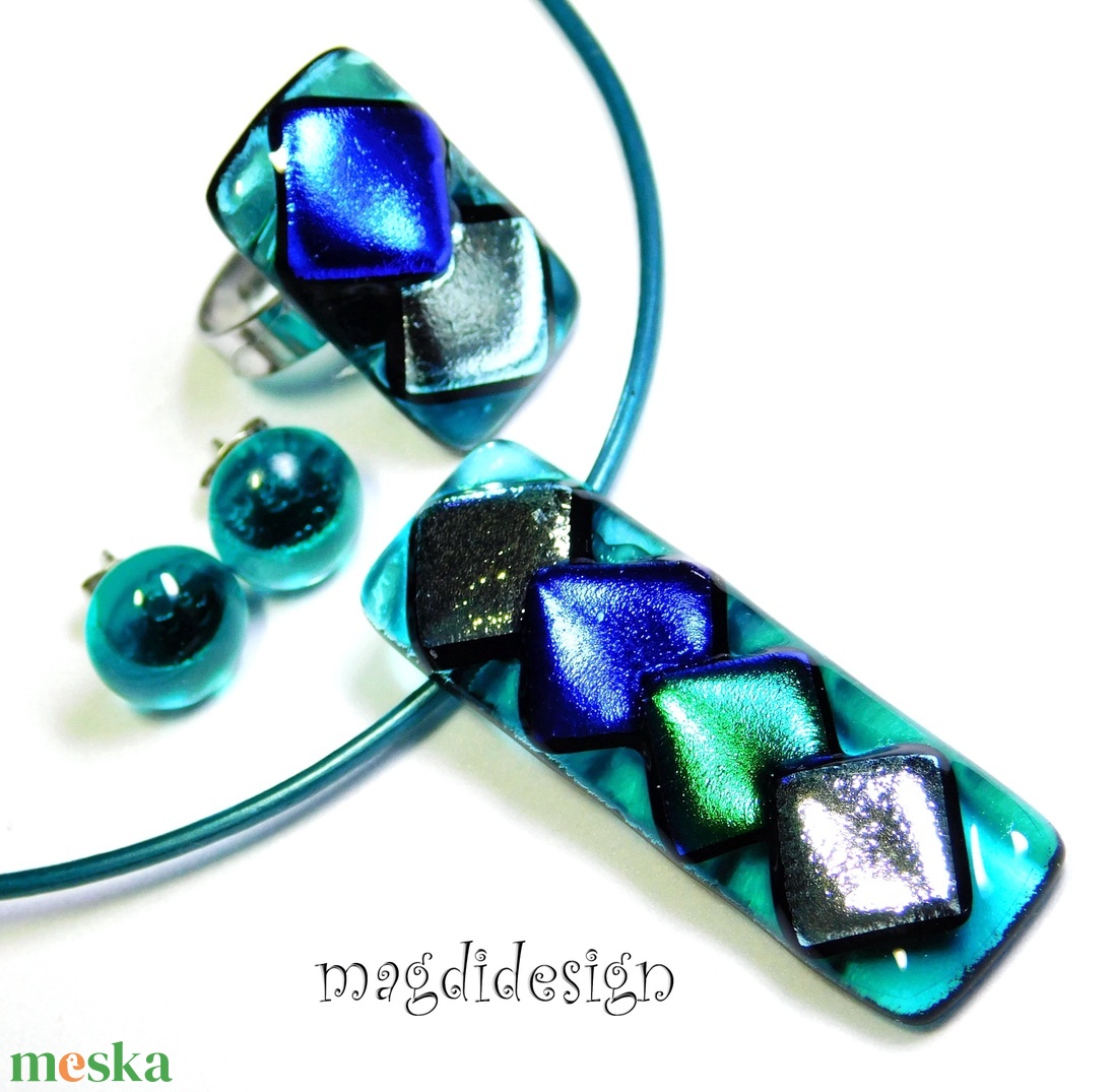 Ezüst-kék-zöld rombuszok türkizen üvegékszer szett nyaklánc, gyűrű, stiftes fülbevaló - ékszer - ékszerszett - Meska.hu