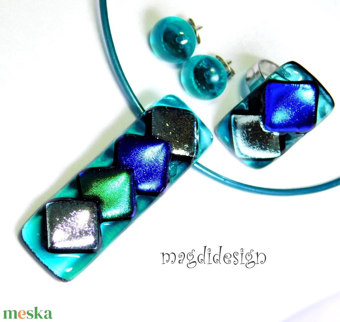 Ezüst-kék-zöld rombuszok türkizen üvegékszer szett nyaklánc, gyűrű, stiftes fülbevaló - ékszer - ékszerszett - Meska.hu