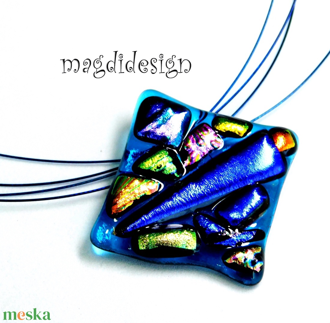 Kék absztrakt dichroic üvegékszer nyaklánc 1 - ékszer - nyaklánc - medálos nyaklánc - Meska.hu