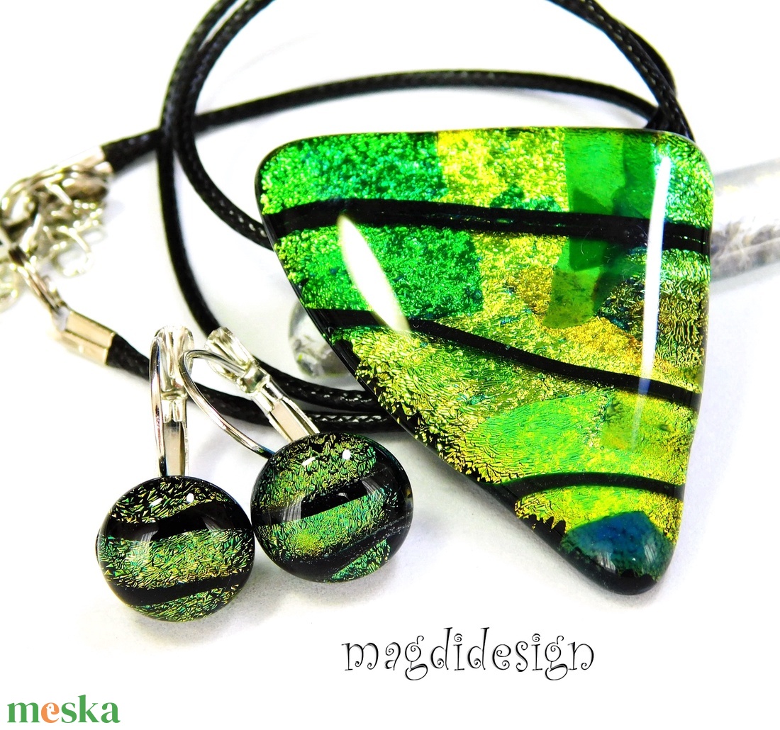 MAXI Tavaszi erdő dichroic üvegékszer szett nyaklánc kapcsos fülbevaló - ékszer - ékszerszett - Meska.hu MAXI Tavaszi erdő dichroic üvegékszer szett nyaklánc kapcsos fülbevaló - ékszer - ékszerszett - Meska.hu