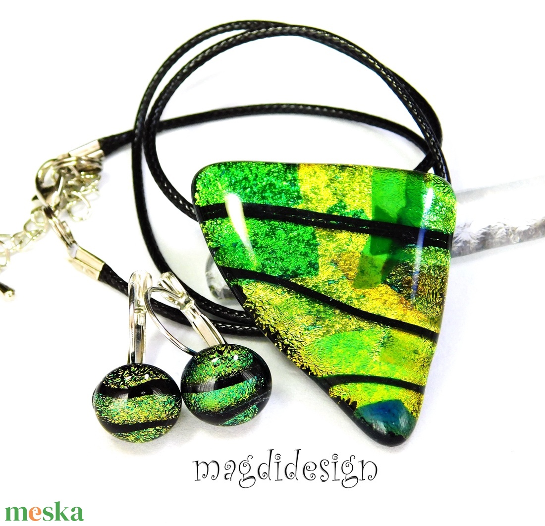 MAXI Tavaszi erdő dichroic üvegékszer szett nyaklánc kapcsos fülbevaló - ékszer - ékszerszett - Meska.hu MAXI Tavaszi erdő dichroic üvegékszer szett nyaklánc kapcsos fülbevaló - ékszer - ékszerszett - Meska.hu
