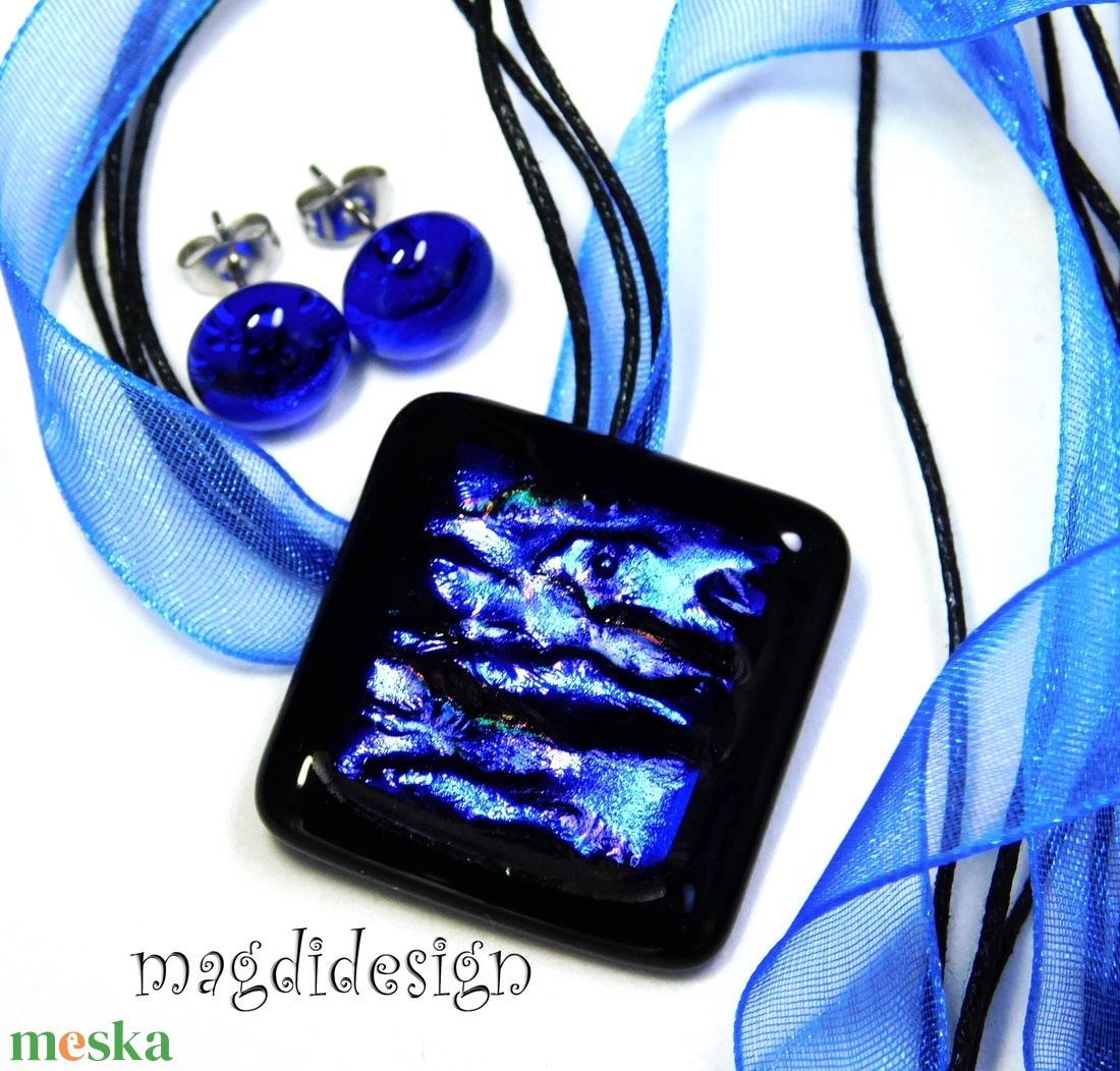 Fekete kék dichroic üvegékszer szett, nyaklánc, kék fülbevaló - ékszer - ékszerszett - Meska.hu Fekete kék dichroic üvegékszer szett, nyaklánc, kék fülbevaló - ékszer - ékszerszett - Meska.hu