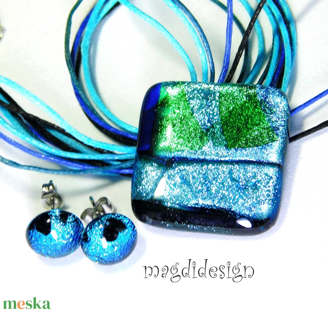Ezüst-kék dichroic üvegékszer szett nyaklánc stiftes fülbevaló - ékszer - ékszerszett - Meska.hu Ezüst-kék dichroic üvegékszer szett nyaklánc stiftes fülbevaló - ékszer - ékszerszett - Meska.hu