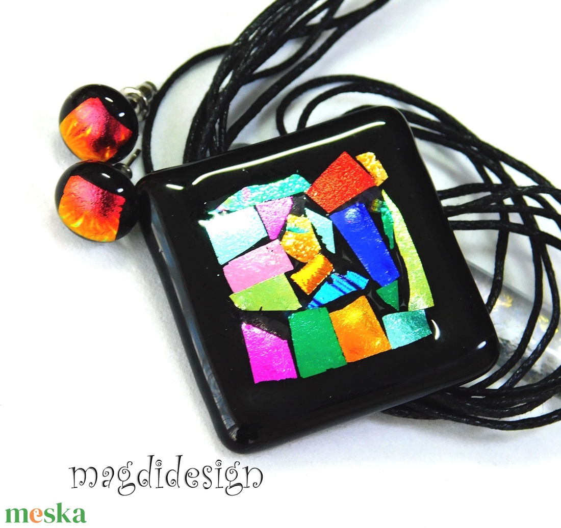 Keretbe zárt maxi dichroic színkavalkád üvegékszer szett nyaklánc, pötty fülbevaló - ékszer - ékszerszett - Meska.hu Keretbe zárt maxi dichroic színkavalkád üvegékszer szett nyaklánc, pötty fülbevaló - ékszer - ékszerszett - Meska.hu