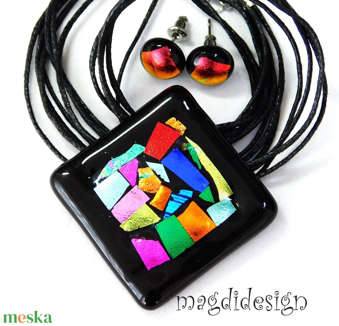 Keretbe zárt maxi dichroic színkavalkád üvegékszer szett nyaklánc, pötty fülbevaló - ékszer - ékszerszett - Meska.hu Keretbe zárt maxi dichroic színkavalkád üvegékszer szett nyaklánc, pötty fülbevaló - ékszer - ékszerszett - Meska.hu