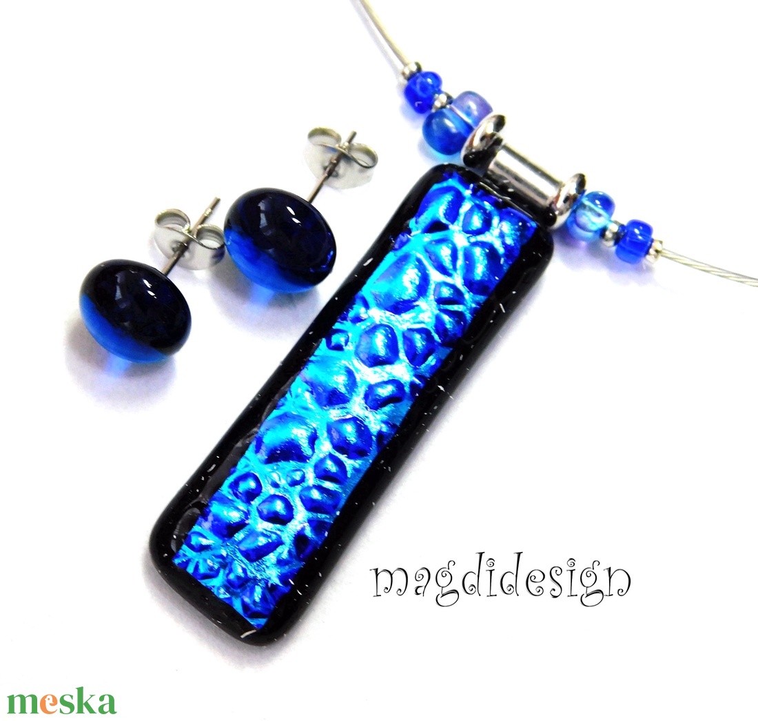 Fekete kék gyöngyös dichroic üvegékszer szett, nyaklánc, pötty fülbevaló - ékszer - ékszerszett - Meska.hu Fekete kék gyöngyös dichroic üvegékszer szett, nyaklánc, pötty fülbevaló - ékszer - ékszerszett - Meska.hu