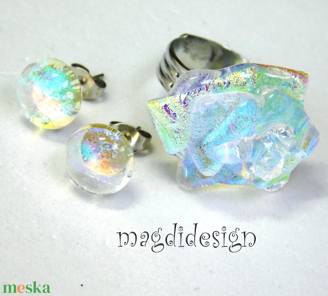 Szivárványos borzaska dichroic üvegékszer szett gyűrű stiftes fülbevaló - ékszer - ékszerszett - Meska.hu Szivárványos borzaska dichroic üvegékszer szett gyűrű stiftes fülbevaló - ékszer - ékszerszett - Meska.hu