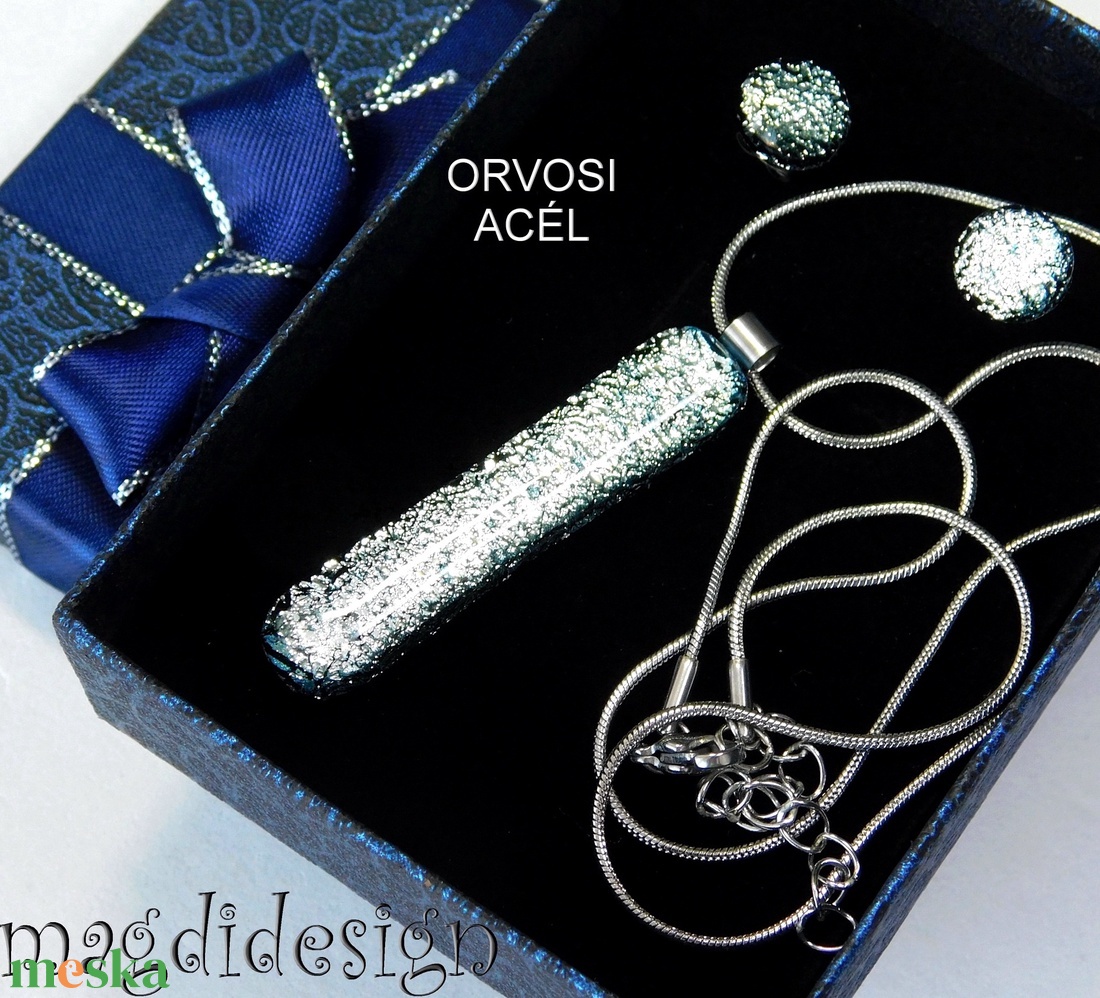 Szikrázó ezüst dichroic üvegékszer szett nyaklánc stiftes fülbevaló - ékszer - ékszerszett - Meska.hu Szikrázó ezüst dichroic üvegékszer szett nyaklánc stiftes fülbevaló - ékszer - ékszerszett - Meska.hu