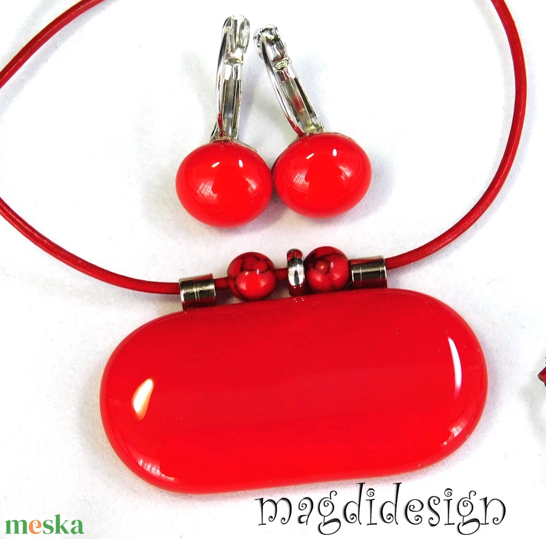 Elegáns cseresznyepiros ásványköves üvegékszer szett nyaklánc, kapcsos fülbevaló - ékszer - ékszerszett - Meska.hu Elegáns cseresznyepiros ásványköves üvegékszer szett nyaklánc, kapcsos fülbevaló - ékszer - ékszerszett - Meska.hu
