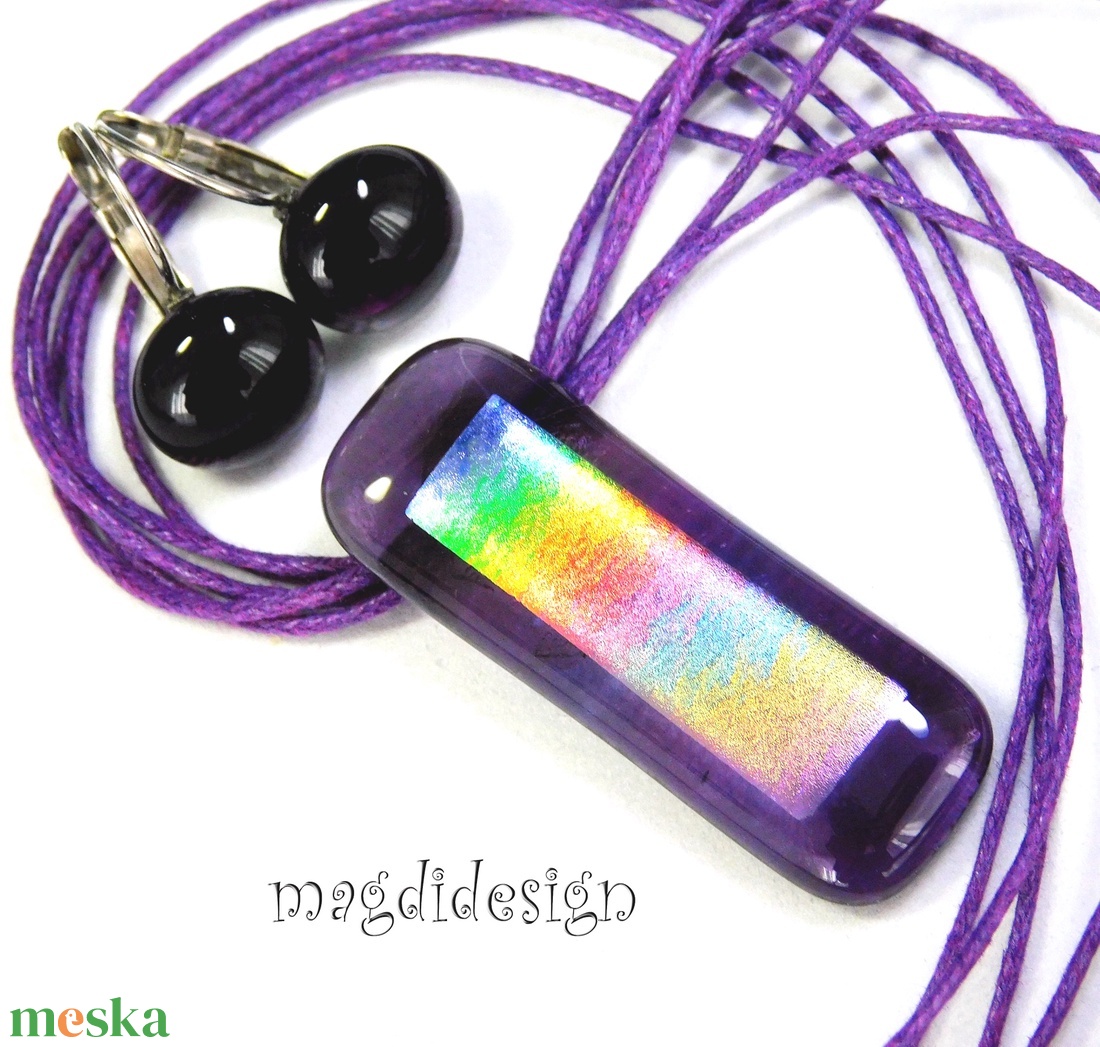 Szivárvány lilán dichroic üvegékszer szett nyaklánc kapcsos fülbevaló - ékszer - ékszerszett - Meska.hu Szivárvány lilán dichroic üvegékszer szett nyaklánc kapcsos fülbevaló - ékszer - ékszerszett - Meska.hu