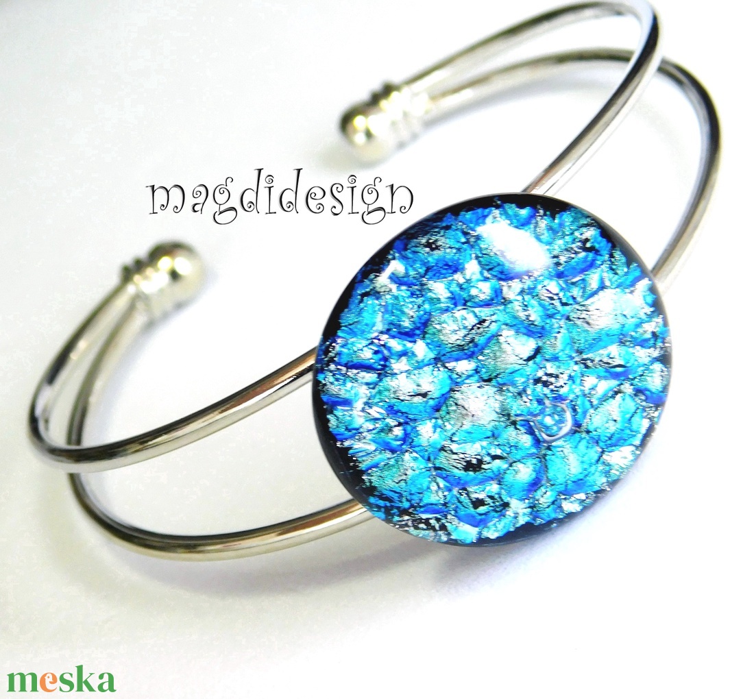 Ezüstös kék dichroic üvegékszer karkötő - ékszer - karkötő - karkötő medállal - Meska.hu Ezüstös kék dichroic üvegékszer karkötő - ékszer - karkötő - karkötő medállal - Meska.hu