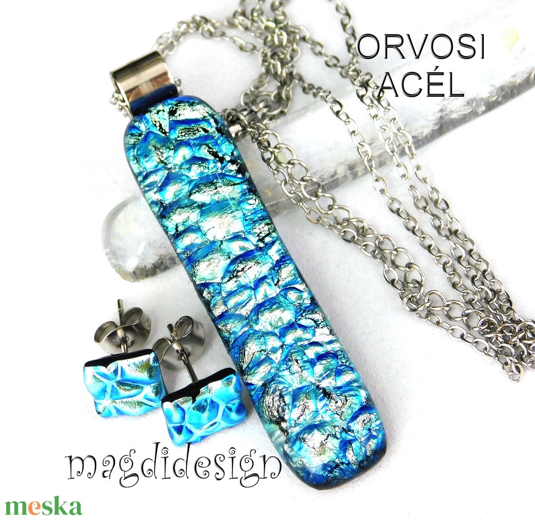 Ezüstös kék dichroic üvegékszer szett nyaklánc stiftes fülbevaló - ékszer - ékszerszett - Meska.hu Ezüstös kék dichroic üvegékszer szett nyaklánc stiftes fülbevaló - ékszer - ékszerszett - Meska.hu