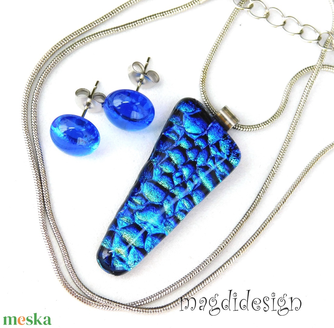 Kék dichroic üvegékszer szett nyaklánc, stiftes fülbevaló 1 - ékszer - ékszerszett - Meska.hu Kék dichroic üvegékszer szett nyaklánc, stiftes fülbevaló 1 - ékszer - ékszerszett - Meska.hu