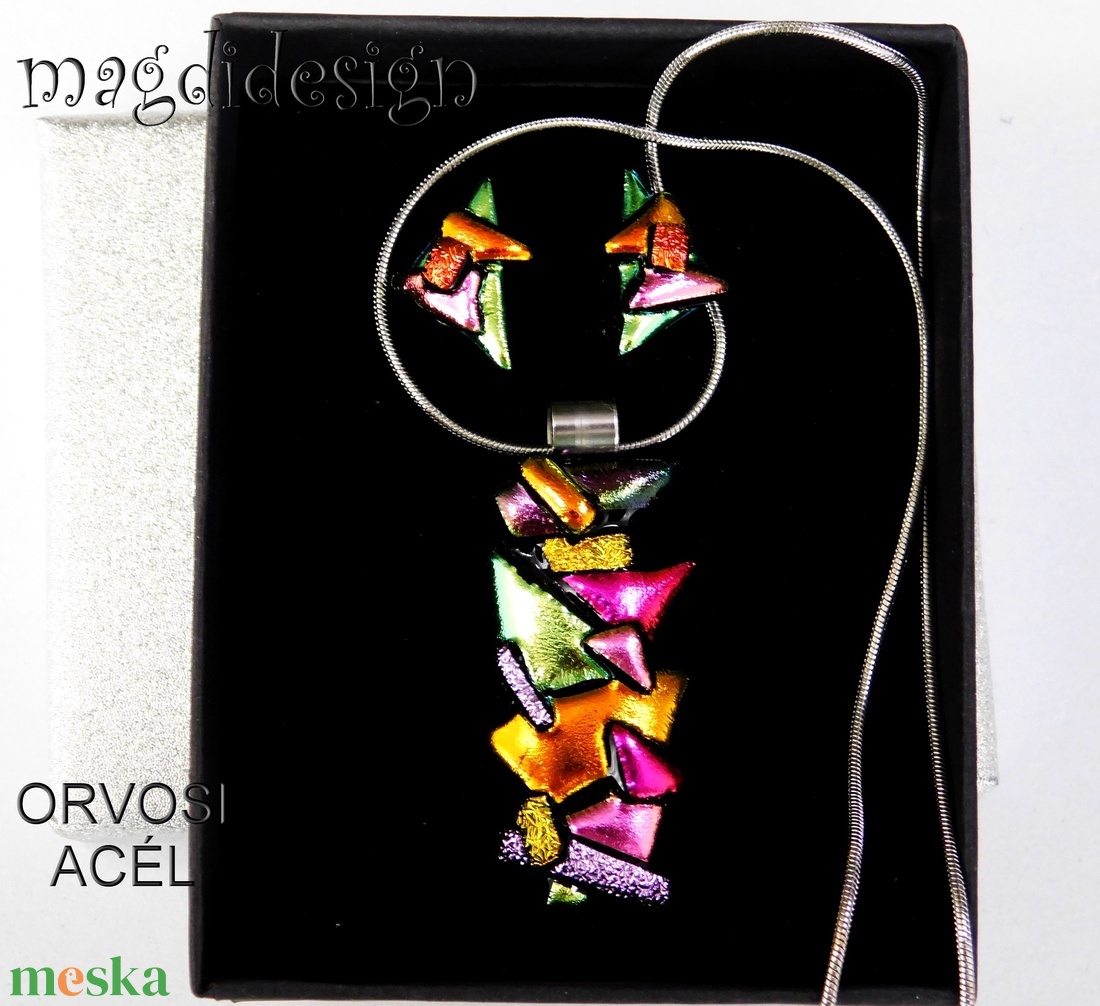 Szines borzaska dichroic üvegékszer szett nyaklánc stiftes fülbevaló - ékszer - ékszerszett - Meska.hu Szines borzaska dichroic üvegékszer szett nyaklánc stiftes fülbevaló - ékszer - ékszerszett - Meska.hu