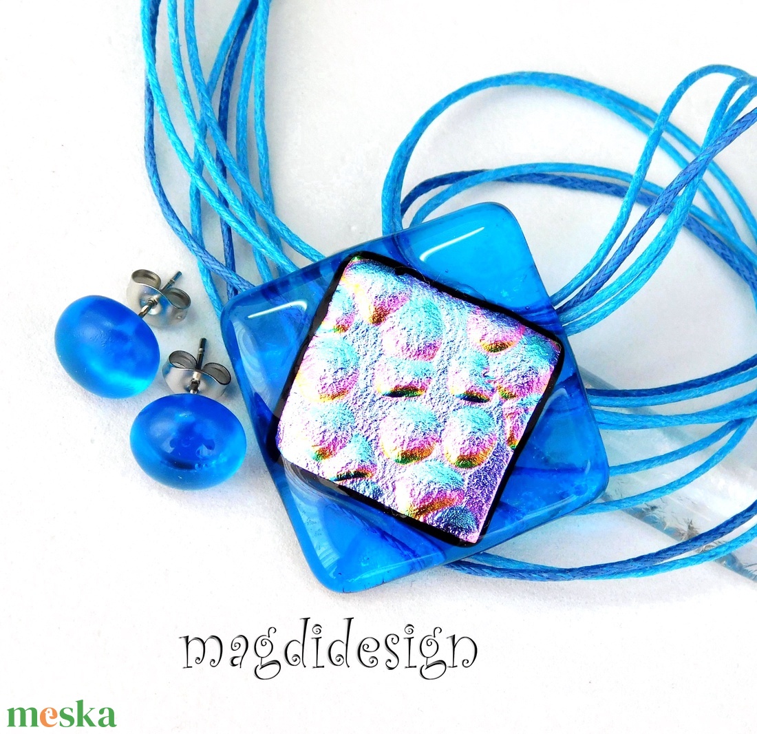 Kék-rózsaszín dichroic üvegékszer szett, nyaklánc, stiftes fülbevaló  - ékszer - ékszerszett - Meska.hu