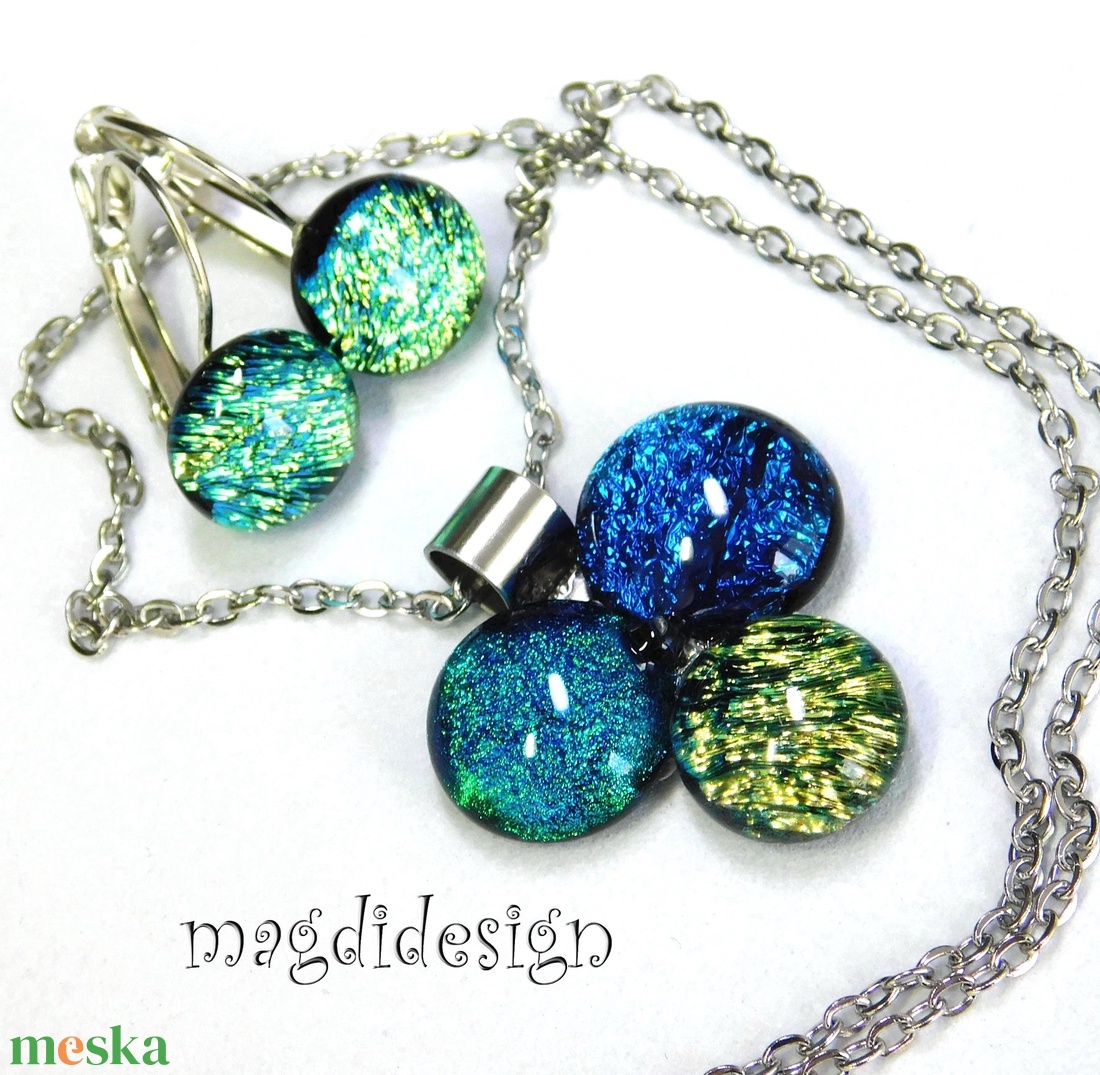Aranyló dichroic bogyós színtrió üvegékszer szett nyaklánc kapcsos fülbevaló - ékszer - ékszerszett - Meska.hu Aranyló dichroic bogyós színtrió üvegékszer szett nyaklánc kapcsos fülbevaló - ékszer - ékszerszett - Meska.hu