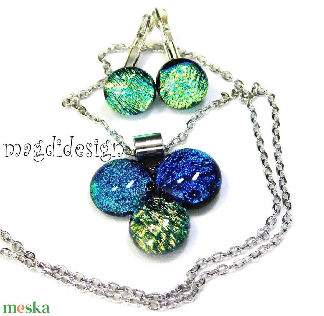 Aranyló dichroic bogyós színtrió üvegékszer szett nyaklánc kapcsos fülbevaló - ékszer - ékszerszett - Meska.hu Aranyló dichroic bogyós színtrió üvegékszer szett nyaklánc kapcsos fülbevaló - ékszer - ékszerszett - Meska.hu