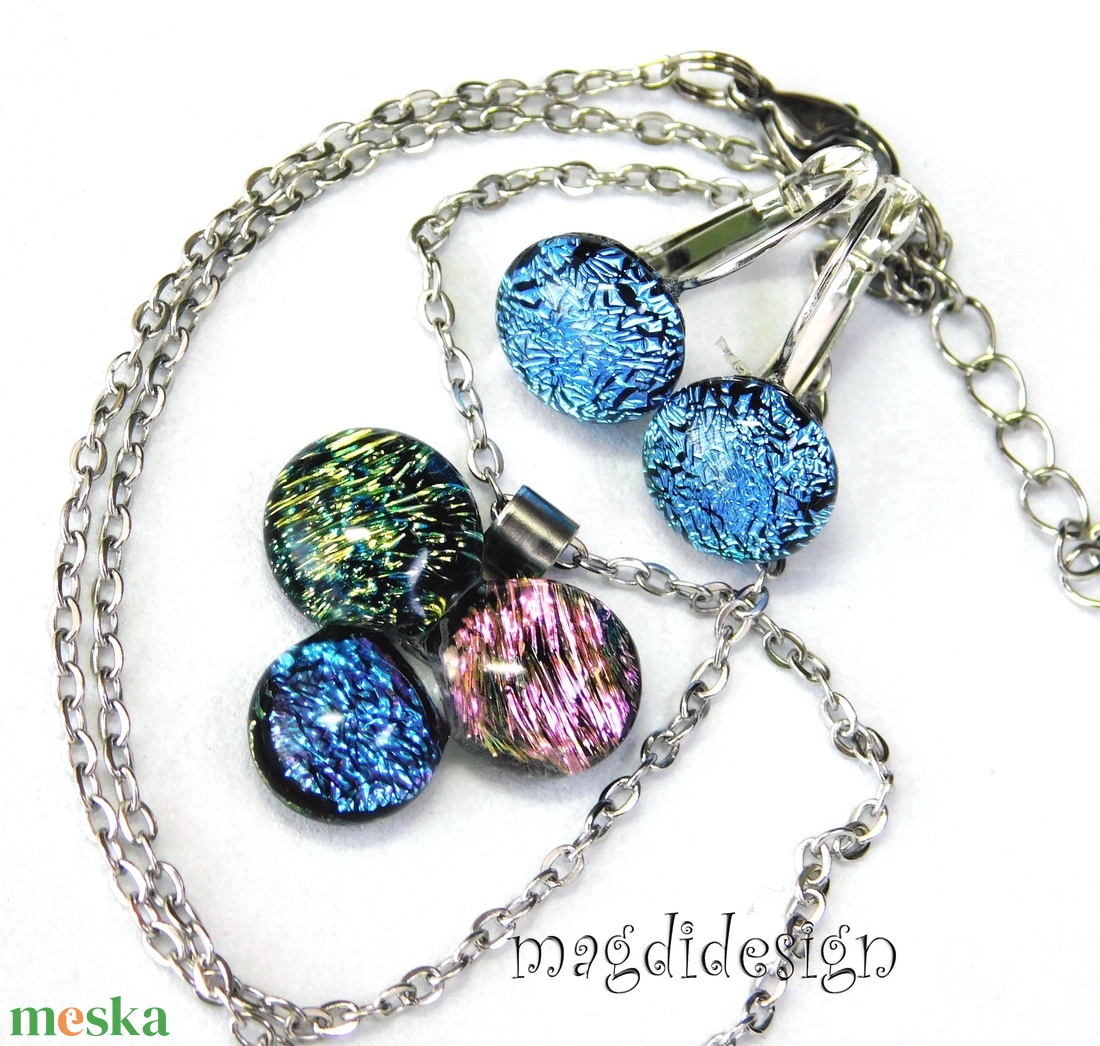 Kék-rózsaszín dichroic bogyós színtrió üvegékszer szett nyaklánc kapcsos fülbevaló - ékszer - ékszerszett - Meska.hu