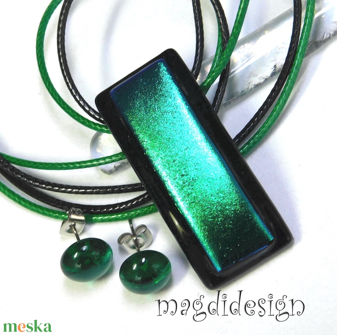 Türkiz-zöld színjáték dichroic üvegékszer szett pötty fülbevaló - ékszer - ékszerszett - Meska.hu Türkiz-zöld színjáték dichroic üvegékszer szett pötty fülbevaló - ékszer - ékszerszett - Meska.hu
