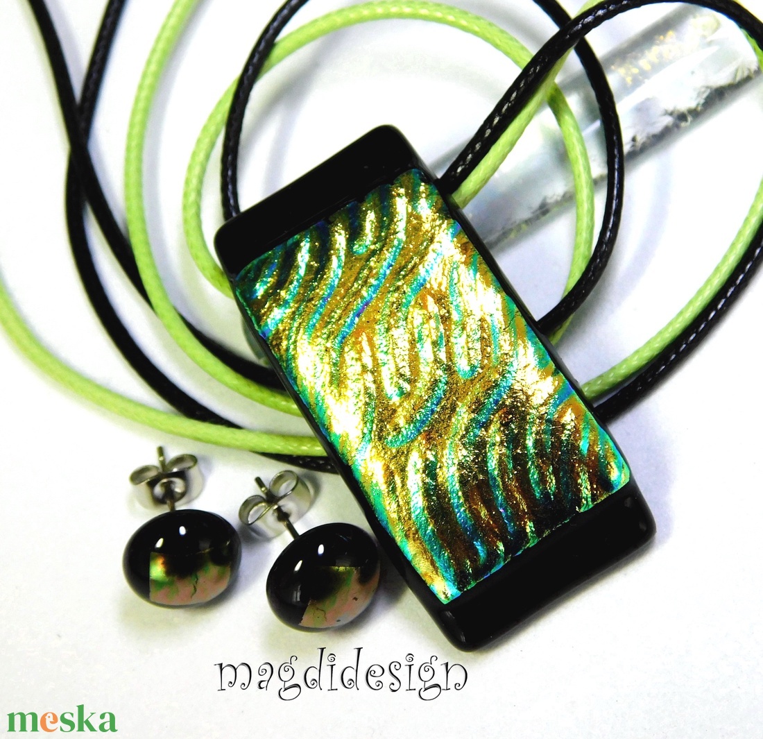 Arany-türkiz hullámok dichroic üvegékszer szett pötty fülbevaló - ékszer - ékszerszett - Meska.hu Arany-türkiz hullámok dichroic üvegékszer szett pötty fülbevaló - ékszer - ékszerszett - Meska.hu