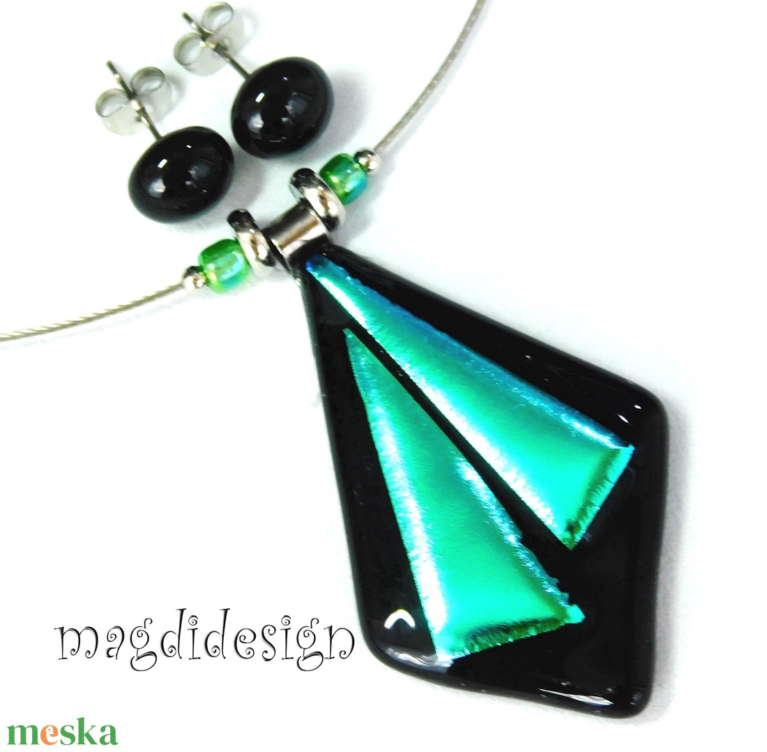 Selyem türkiz fekete szögek üvegékszer szett nyaklánc stiftes fülbevaló - ékszer - ékszerszett - Meska.hu Selyem türkiz fekete szögek üvegékszer szett nyaklánc stiftes fülbevaló - ékszer - ékszerszett - Meska.hu