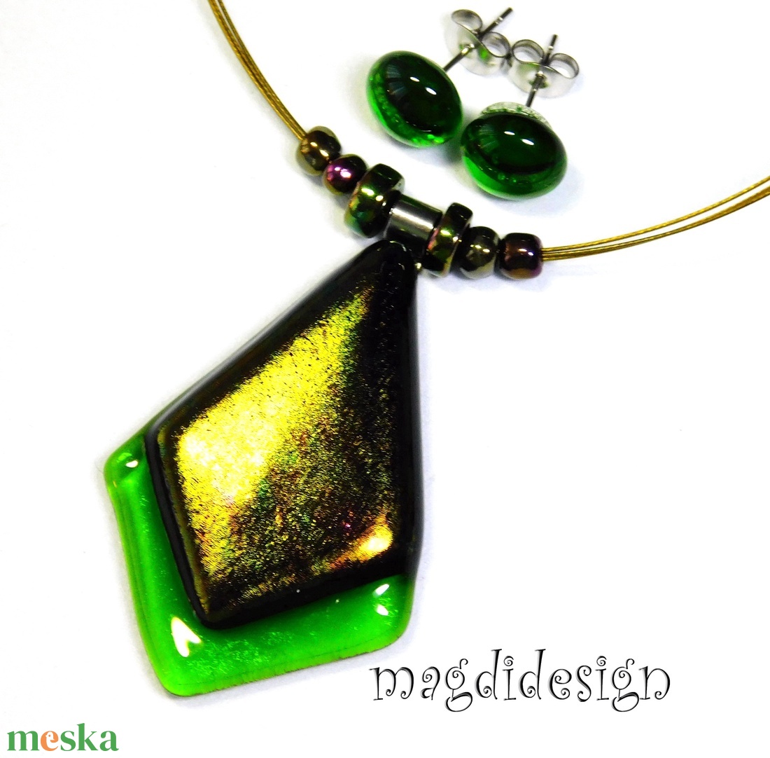 Csillogó moha szögek üvegékszer szett nyaklánc stiftes fülbevaló 1 - ékszer - ékszerszett - Meska.hu Csillogó moha szögek üvegékszer szett nyaklánc stiftes fülbevaló 1 - ékszer - ékszerszett - Meska.hu