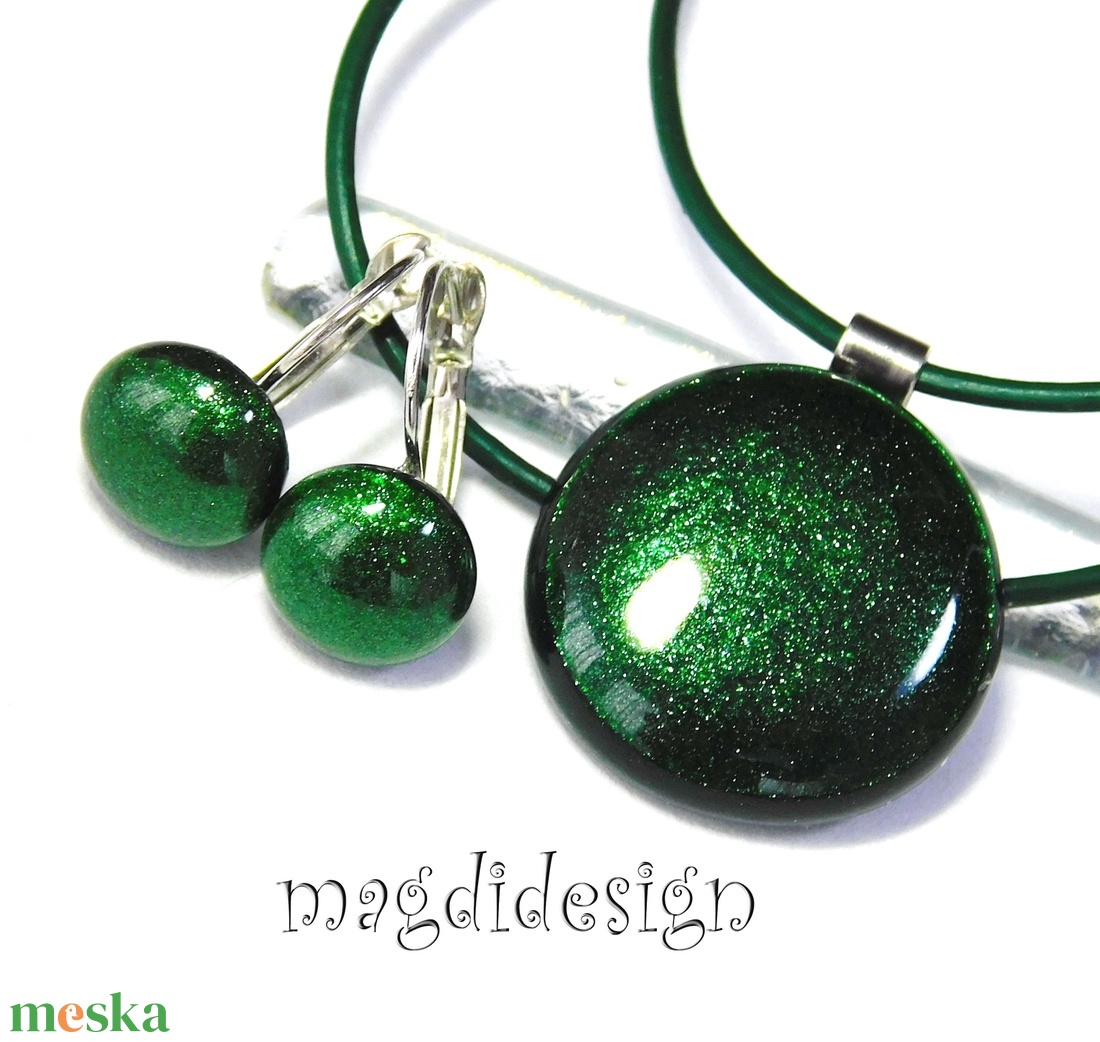 Smaragd selyem aventurin üvegékszer szett, nyaklánc, kapcsos fülbevaló - ékszer - ékszerszett - Meska.hu
