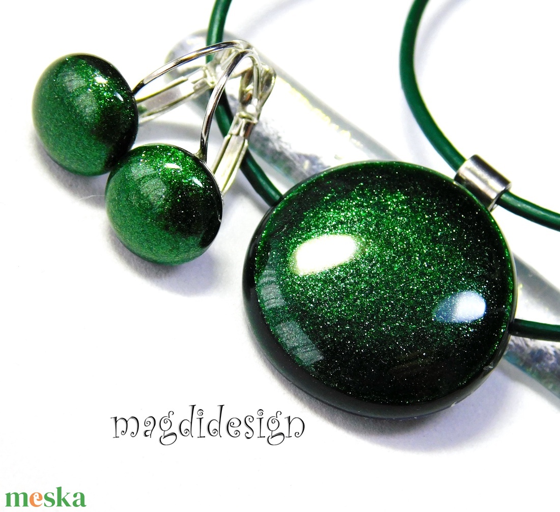 Smaragd selyem aventurin üvegékszer szett, nyaklánc, kapcsos fülbevaló - ékszer - ékszerszett - Meska.hu