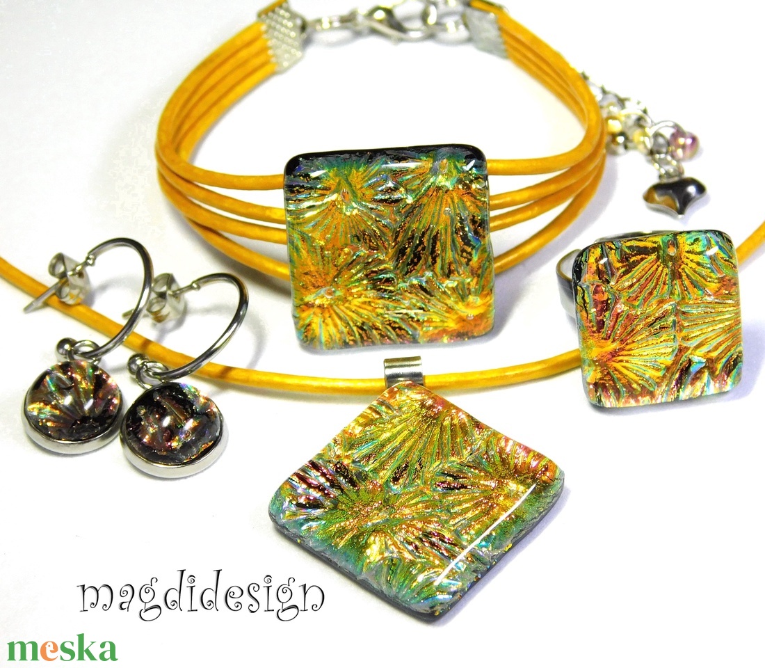 Arany tűzijáték üvegékszer szett nyaklánc, karkötő, gyűrű, lógós fülbevaló  - ékszer - ékszerszett - Meska.hu