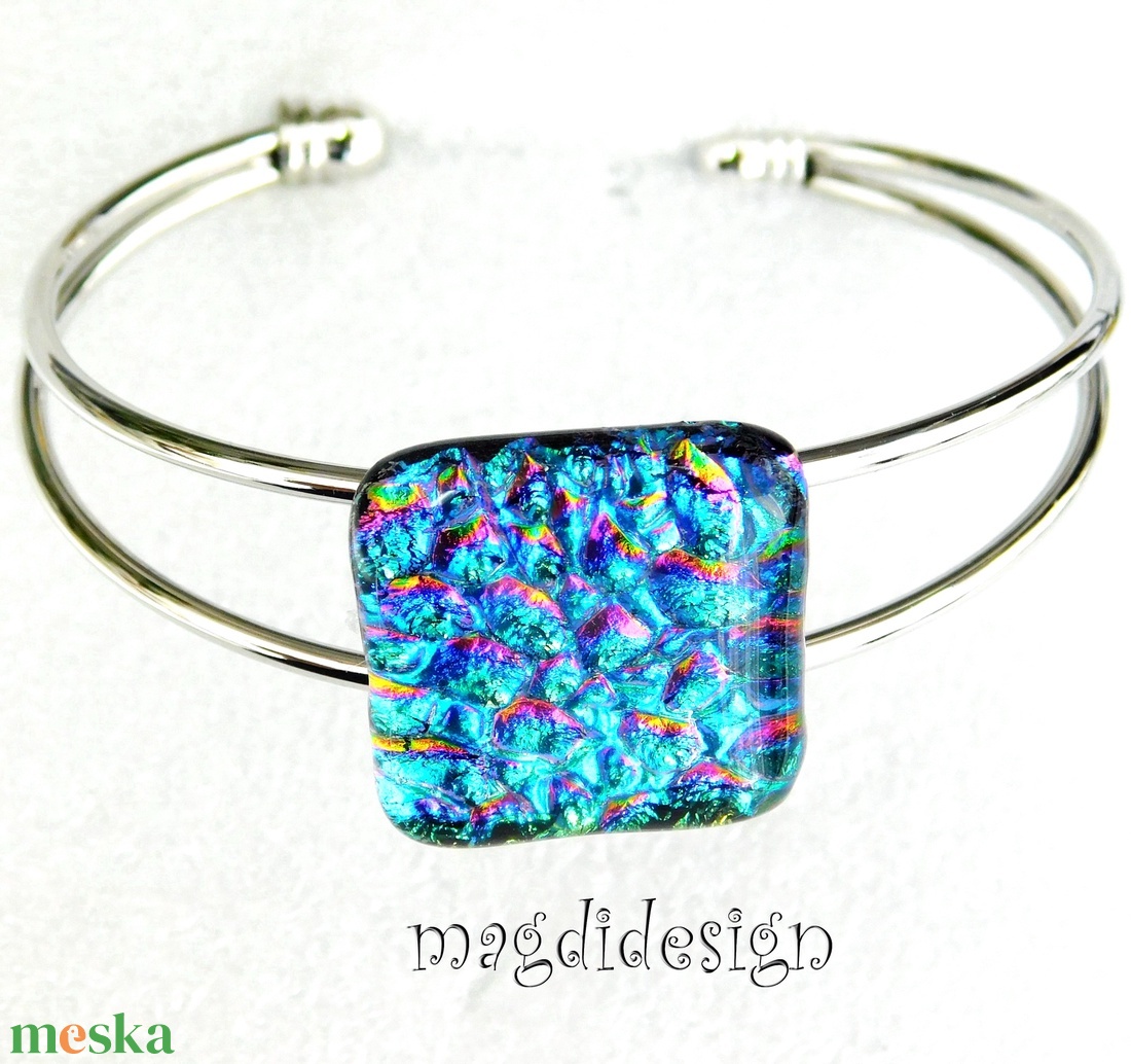 Színjátszó buborékok üvegékszer karkötő - ékszer - karkötő - karkötő medállal - Meska.hu