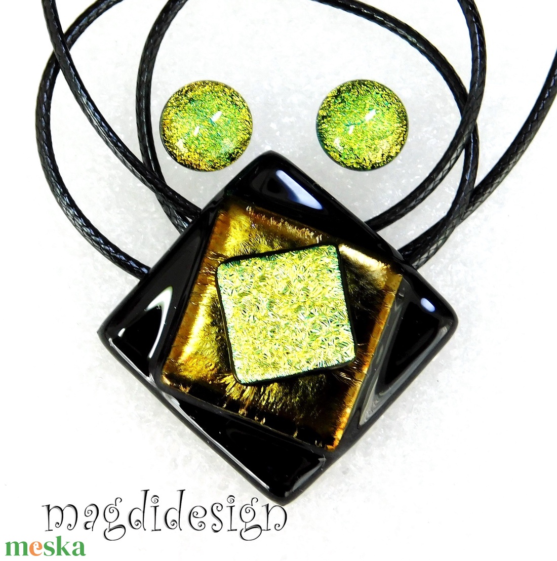 Fekete-arany absztrakt üvegékszer szett nyaklánc, stiftes fülbevaló - ékszer - ékszerszett - Meska.hu Fekete-arany absztrakt üvegékszer szett nyaklánc, stiftes fülbevaló - ékszer - ékszerszett - Meska.hu