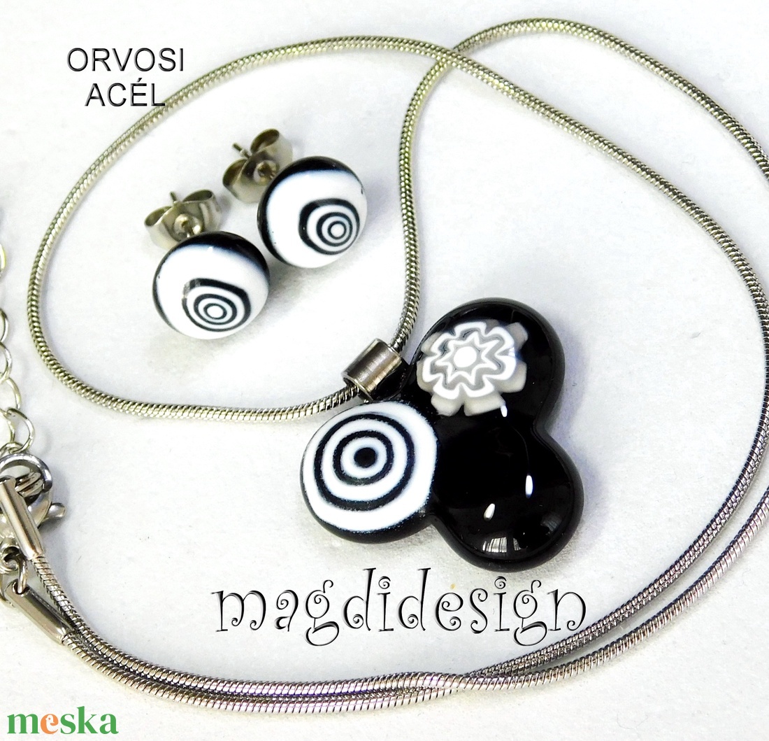 Fekete-fehér bogyós színtrió üvegékszer szett nyaklánc stiftes fülbevaló - ékszer - ékszerszett - Meska.hu Fekete-fehér bogyós színtrió üvegékszer szett nyaklánc stiftes fülbevaló - ékszer - ékszerszett - Meska.hu