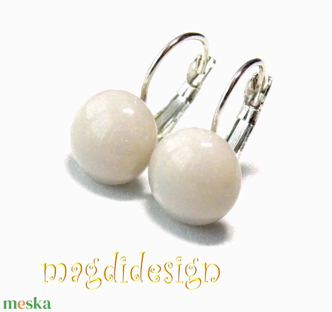 Beige üvegékszer kapcsos fülbevaló - ékszer - fülbevaló - lógó fülbevaló - Meska.hu